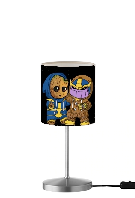 Groot x Thanos für Tisch- / Nachttischlampe