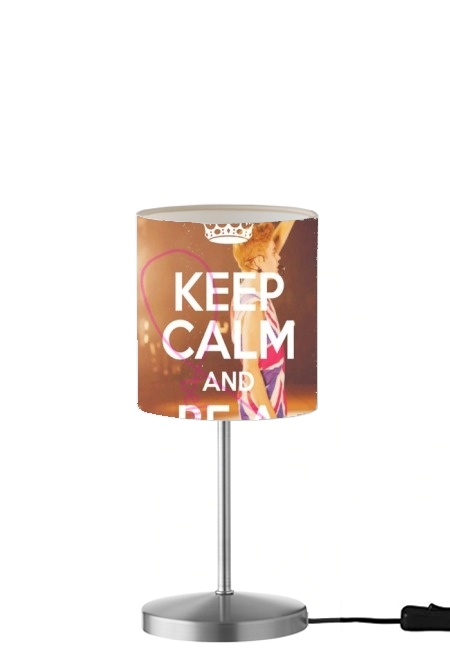 Keep Calm And Be a Belieber für Tisch- / Nachttischlampe