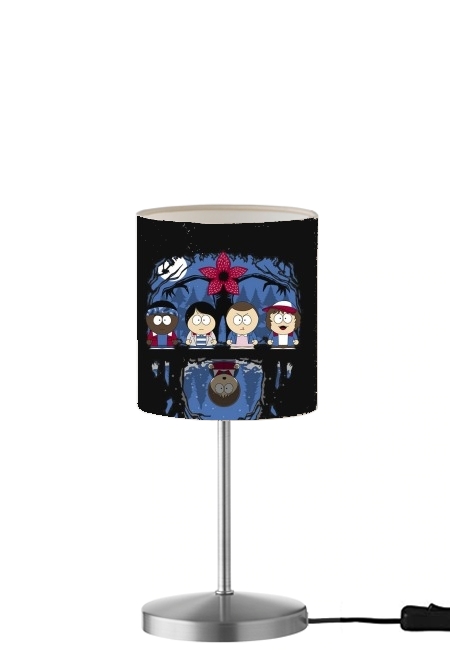 Stranger Things X South Park für Tisch- / Nachttischlampe